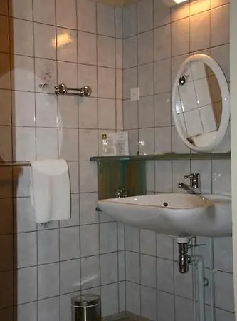 De La Cascade *